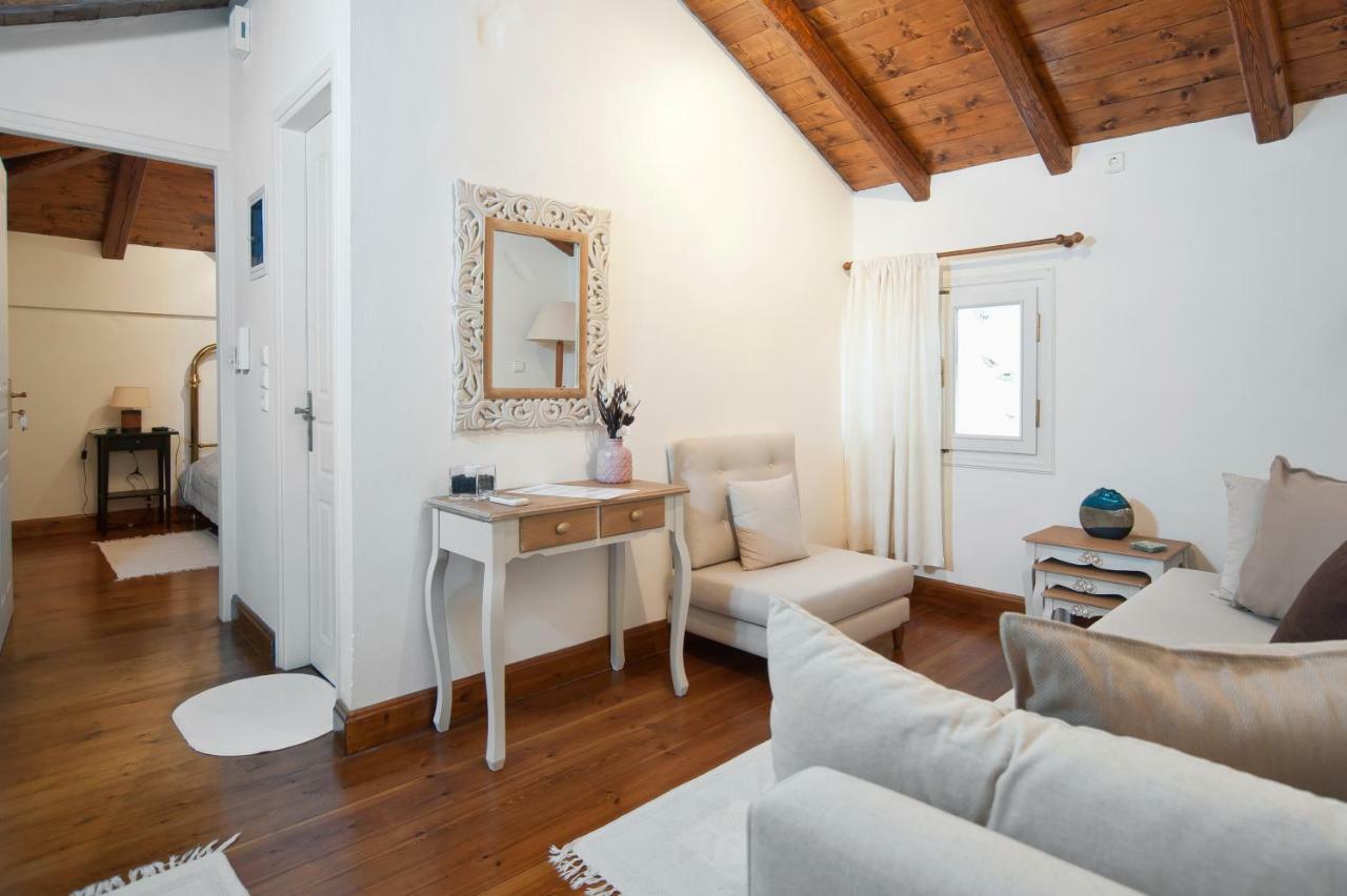 Elia Apartments Chrisso Delfi Esterno foto