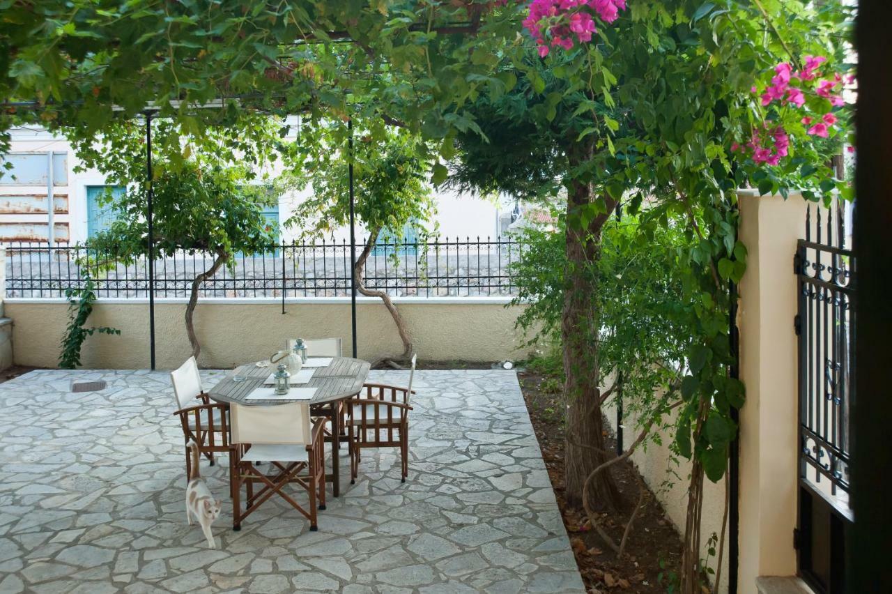 Elia Apartments Chrisso Delfi Esterno foto